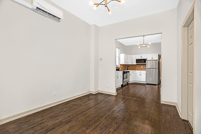 Building Photo - 2634 W Cortez St