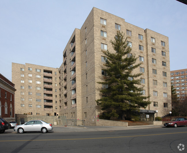Building Photo - Buckingham Condominiums