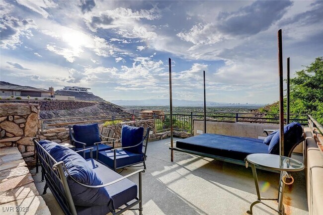 Foto del edificio - 1608 Liege Dr