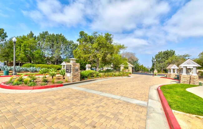 Building Photo - 935 Heron Cir