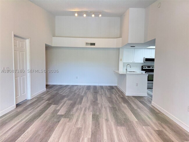Foto del edificio - 5045 Wiles Rd