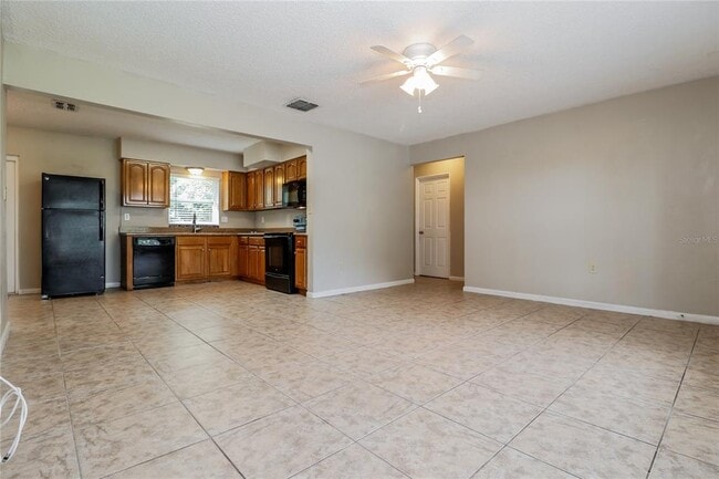 Building Photo - 7149 Wedgewood Dr