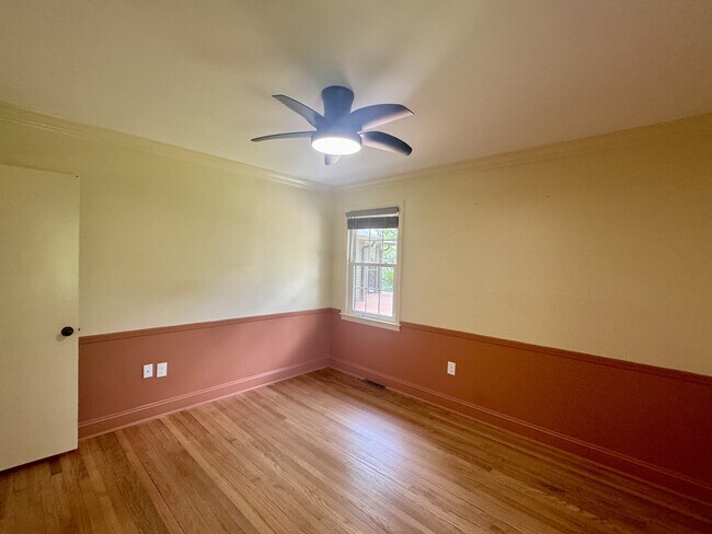 Building Photo - 774 Creekside Dr