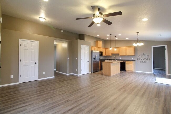 Building Photo - 5518 Hayes Ln