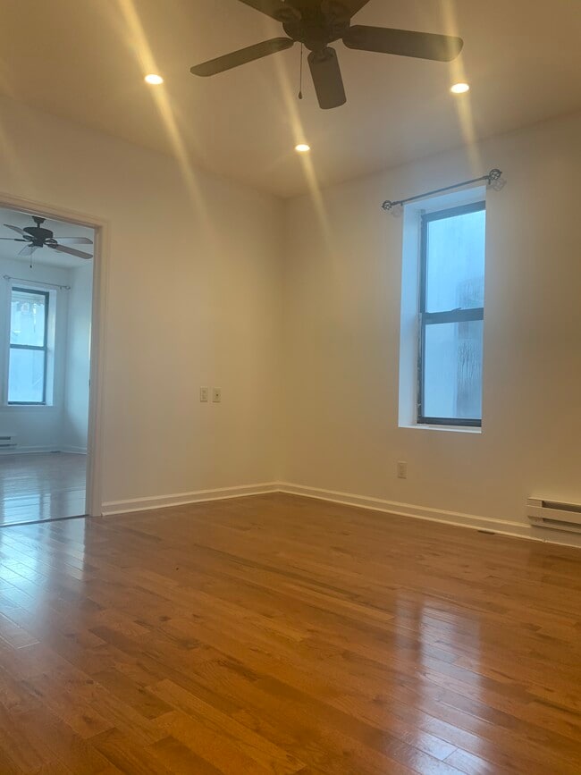Building Photo - 1008 New York Ave