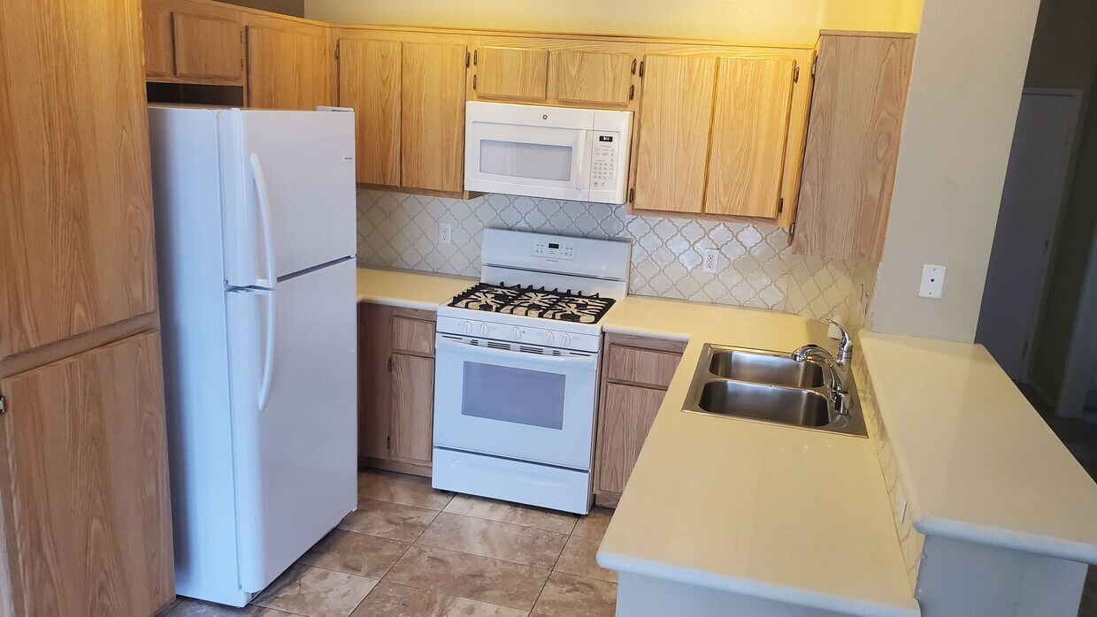 Primary Photo - Green Valley Ranch 2 Bed Condo w/Garage