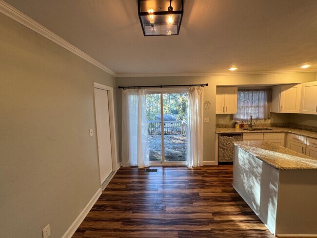 Foto del edificio - 1100 Victory Garden Dr