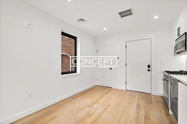 Foto del edificio - 1618 Beacon St