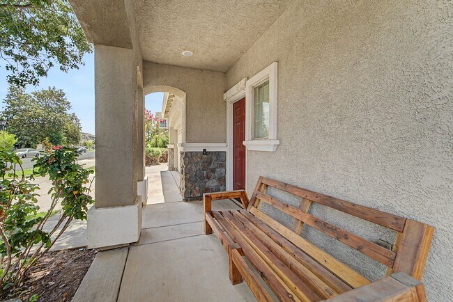 Building Photo - 5590 Cobbler Ln