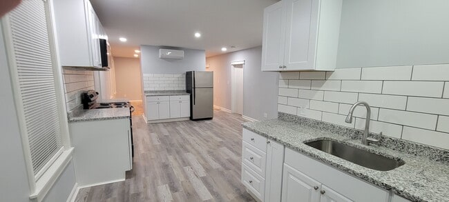 KITCHEN - 274 Plantation St