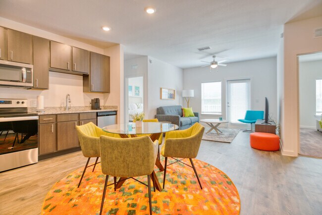 Foto del edificio - 2548 SW 13th St