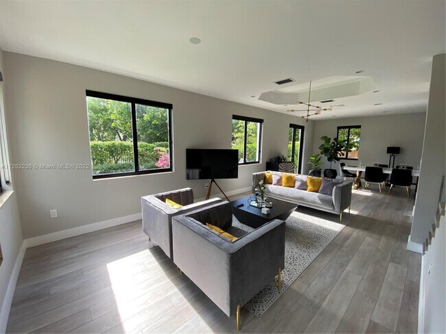 Foto del edificio - 1299 SW 13th St