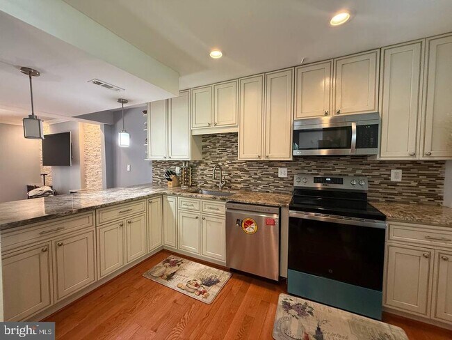 Foto del edificio - 6415 Blarney Stone Ct
