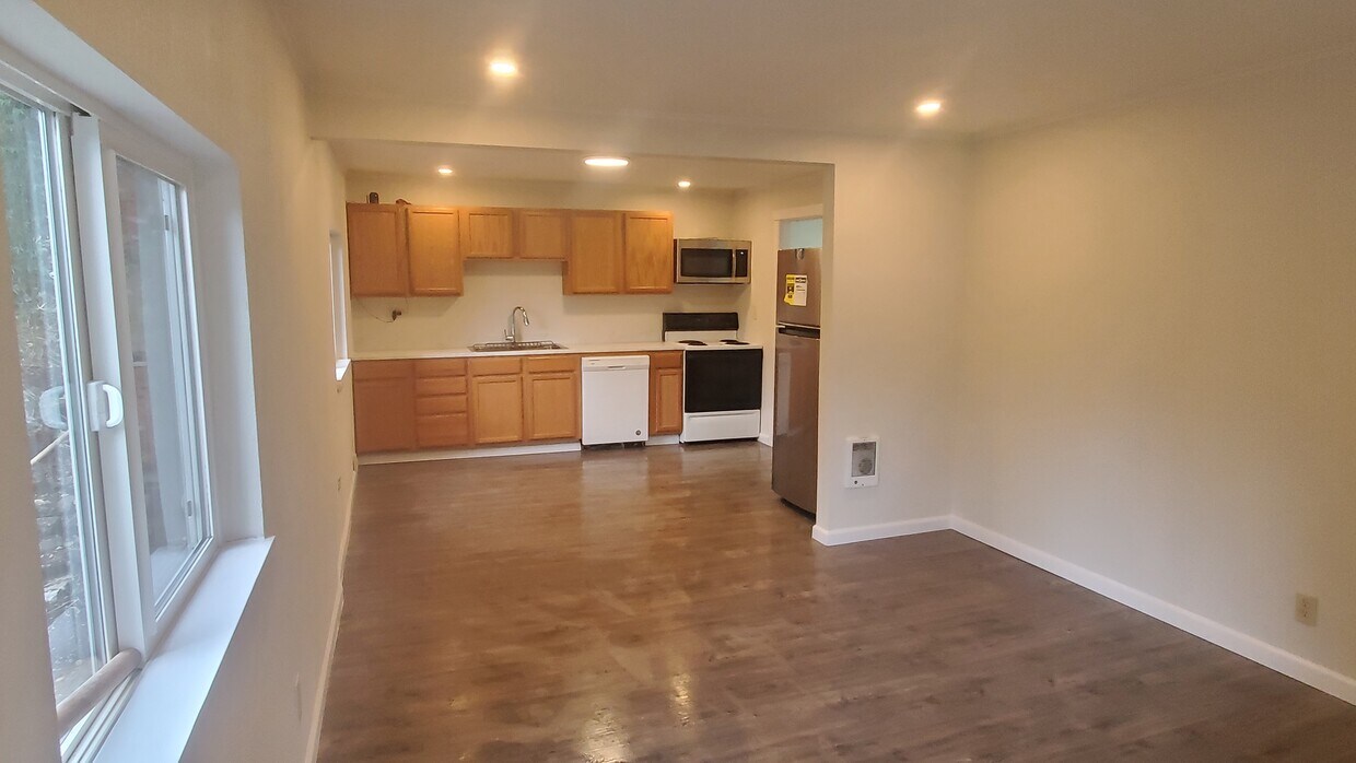 Primary Photo - 3812 Valley Dr