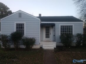 Building Photo - 510 Forrest Cir NE