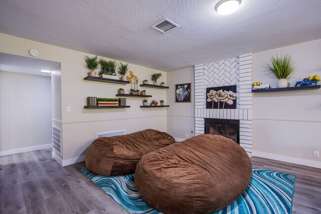Foto del edificio - Spacious, Stylish, and Fully Furnished – L...
