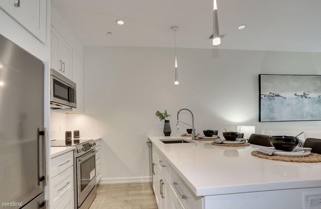 Building Photo - 1 br, 2 bath Condo - 455 Dayton Ave