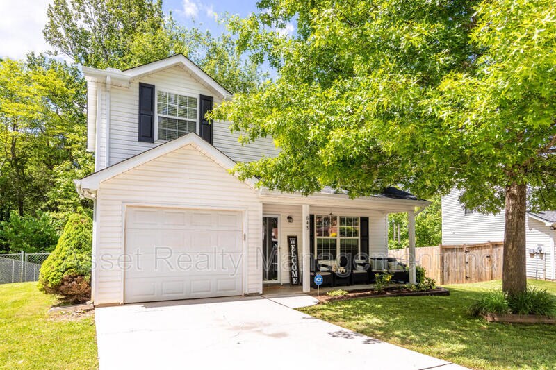 Photo - 645 Cornerbrook Lane