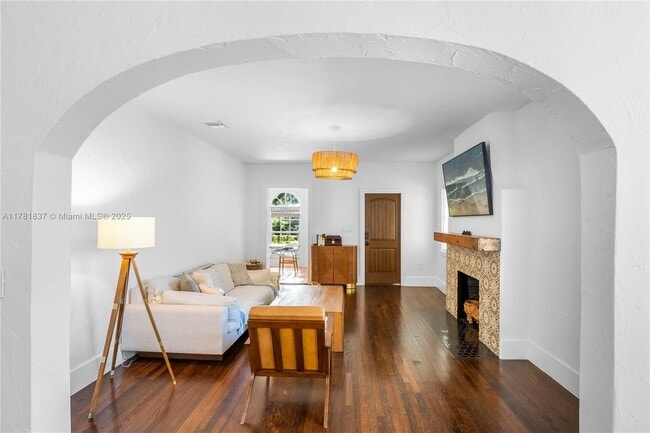 Building Photo - 829 Lorca St