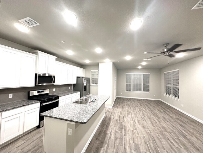 Foto del edificio - 3118 Providence Pl