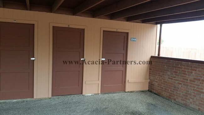 Building Photo - BEAUTIFUL 4-PLEX APT. W/ STORAGE