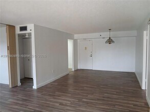 Building Photo - 1300 St Charles Pl