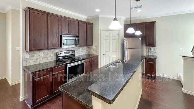 Foto del edificio - 709 Luther St W