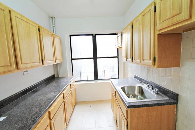 Foto del edificio - 250 E Gun Hill Rd