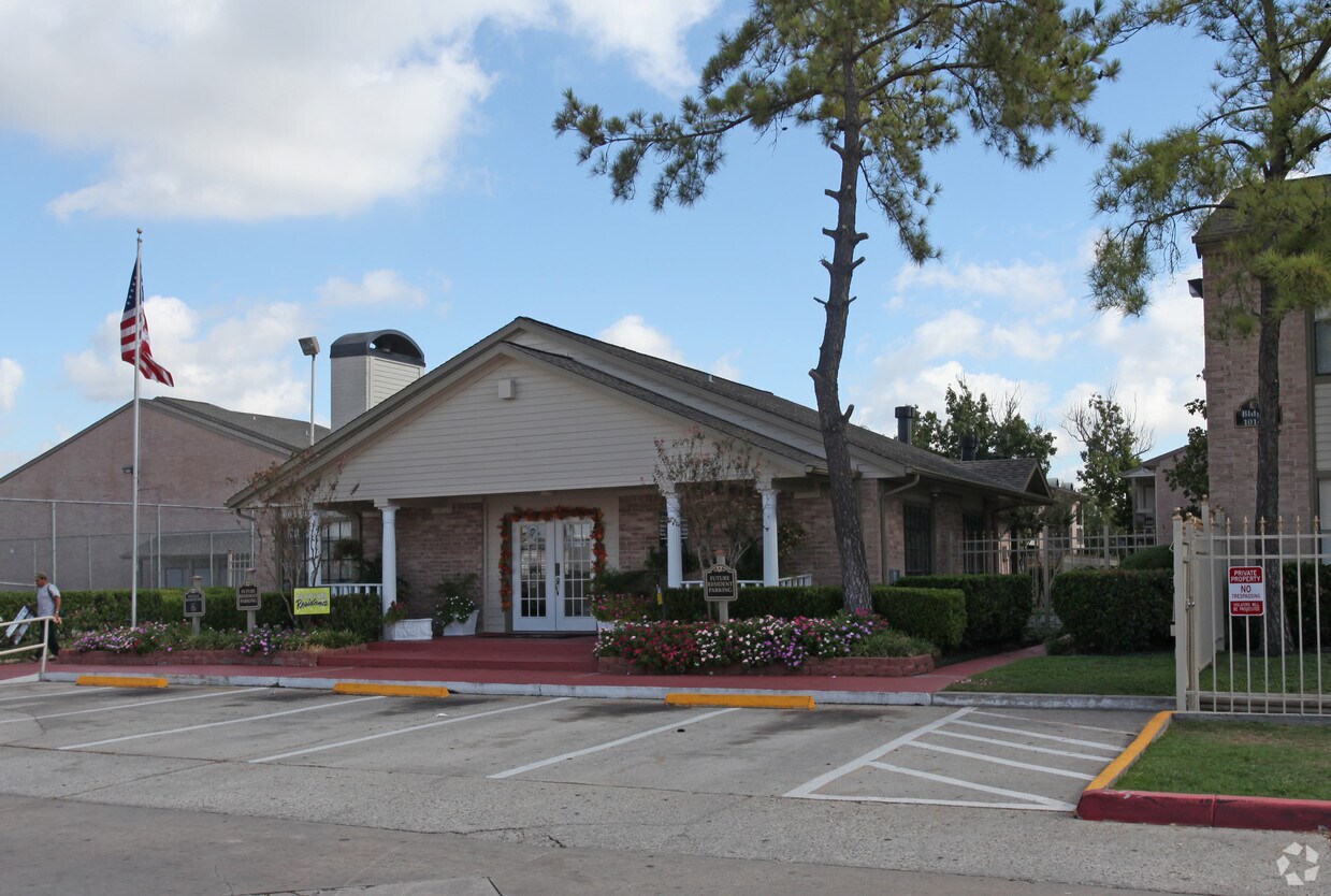 Champions Pointe Apartments in Houston, TX