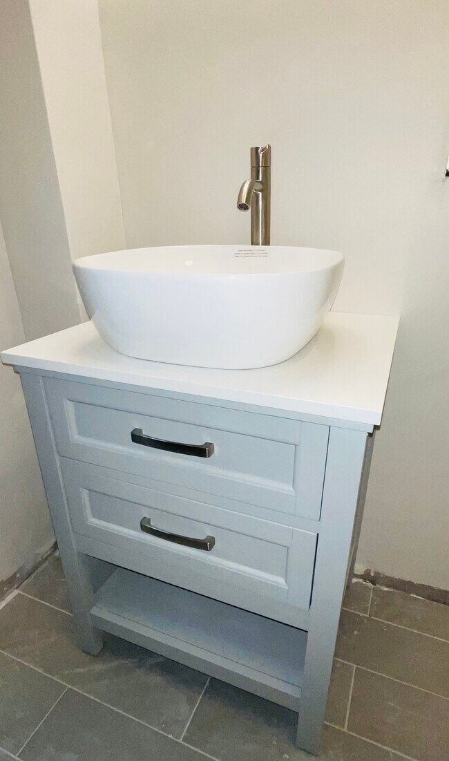 Brand new bathroom - 106 Moore St