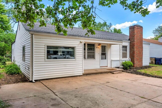 Foto del edificio - Updated 4 Bedroom 3 bathroom in Derby, KS