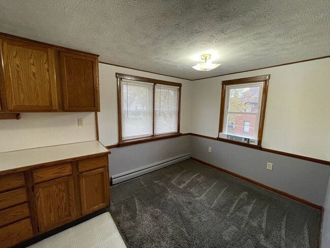 Building Photo - Fulton Rd Triplex