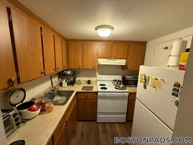 Foto del edificio - 524 Putnam Ave