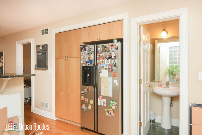 Foto del edificio - 728 N Willard Ct