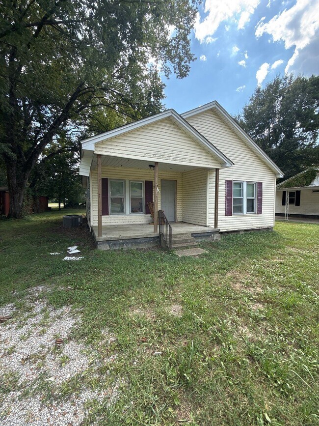 Building Photo - 619 Christie St