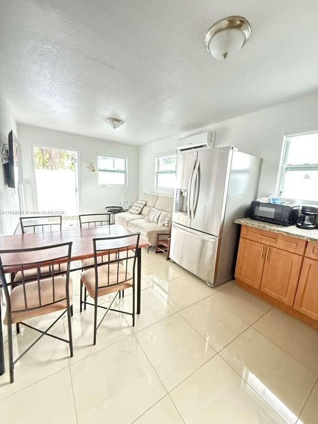 Photo - 106 SE 4th Ave Apartment