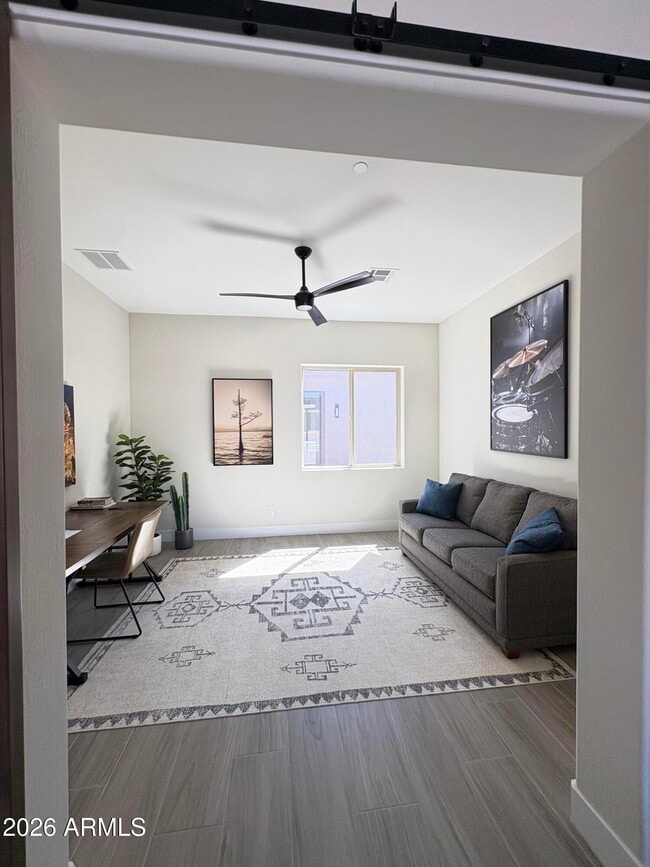 Foto del edificio - 6896 E Lomas Verdes Dr