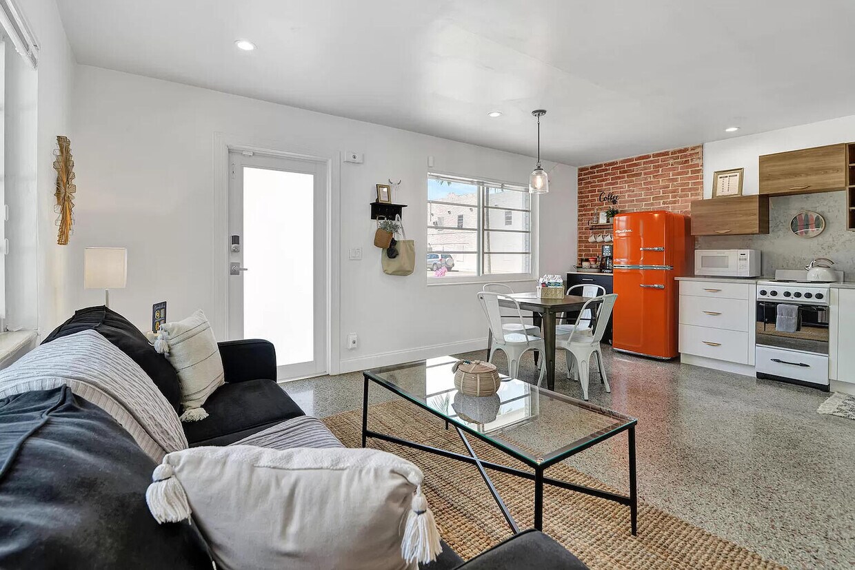 Primary Photo - 430 N K St