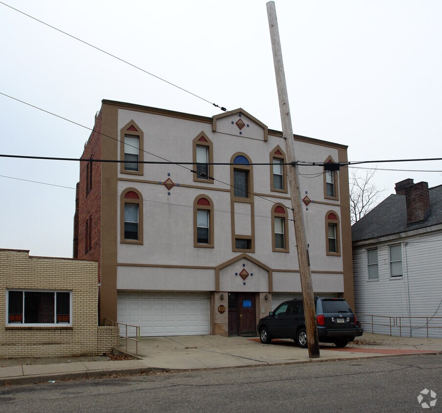 Foto principal - 565 Forest Ave