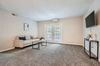 Building Photo - 1800 Lantern Ridge Dr