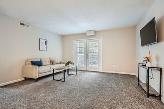 Building Photo - 1800 Lantern Ridge Dr