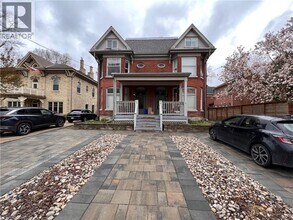 Building Photo - 500 Colborne St