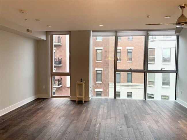 Foto del edificio - 930 Jefferson St