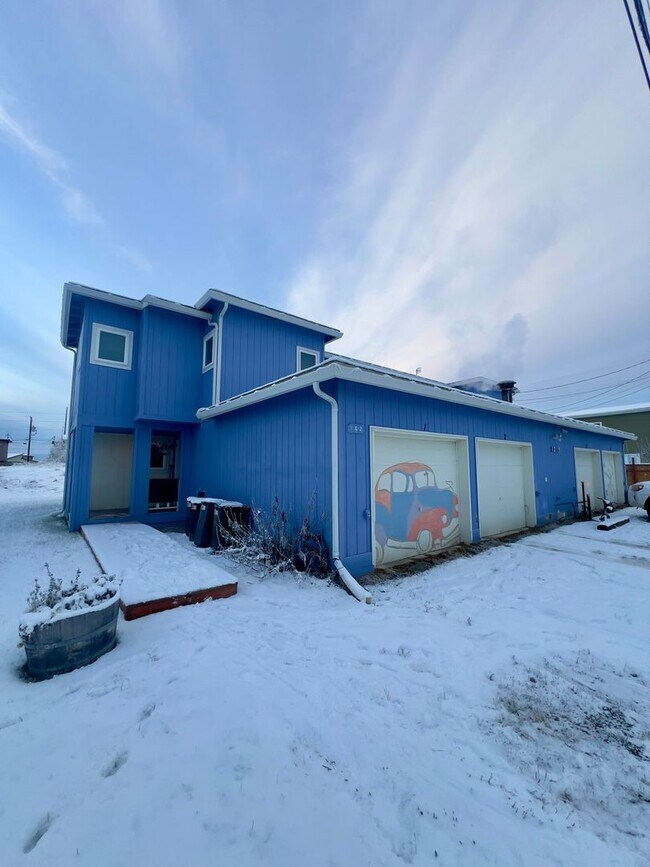 Building Photo - 1215 28th Ave