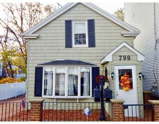 Foto principal - 799 E 3rd St