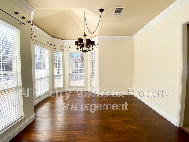Building Photo - 5507 Stonehenge Dr