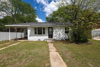 Building Photo - 109 W Hickory Ave