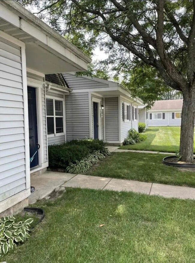 Building Photo - PLEASANT ACRES