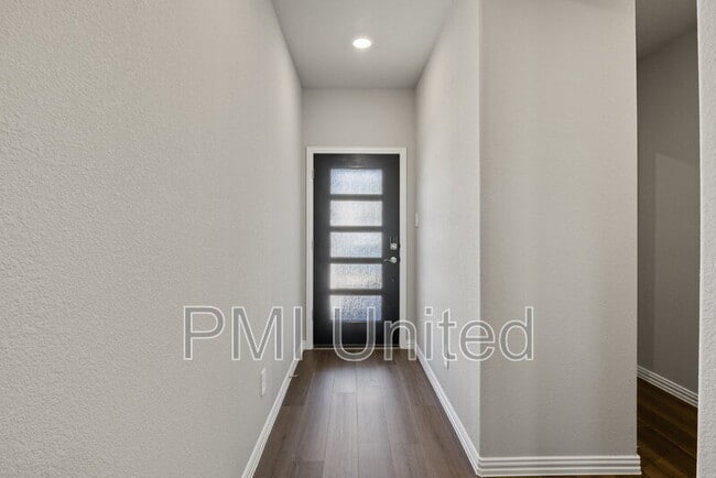 Building Photo - 203 Travine Dr