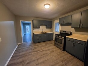 Building Photo - 505 Harker St